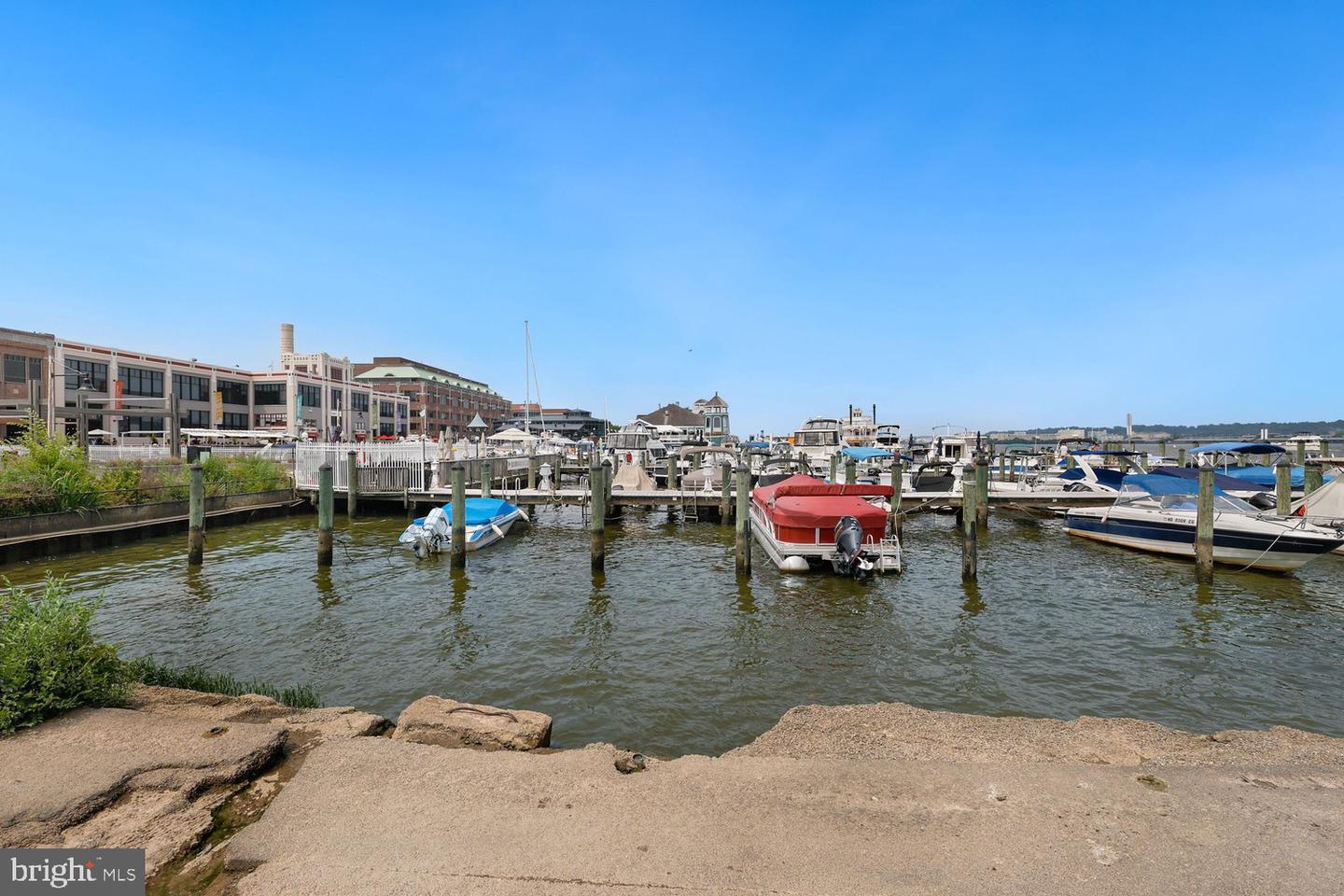 522 N ROYAL ST, ALEXANDRIA, Virginia 22314, 3 Bedrooms Bedrooms, ,2 BathroomsBathrooms,Residential,For sale,522 N ROYAL ST,VAAX2050932 MLS # VAAX2050932