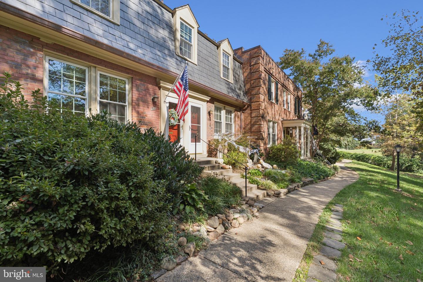 1415 S BARTON ST #252, ARLINGTON, Virginia 22204, 1 Bedroom Bedrooms, ,1 BathroomBathrooms,Residential,For sale,1415 S BARTON ST #252,VAAR2065034 MLS # VAAR2065034