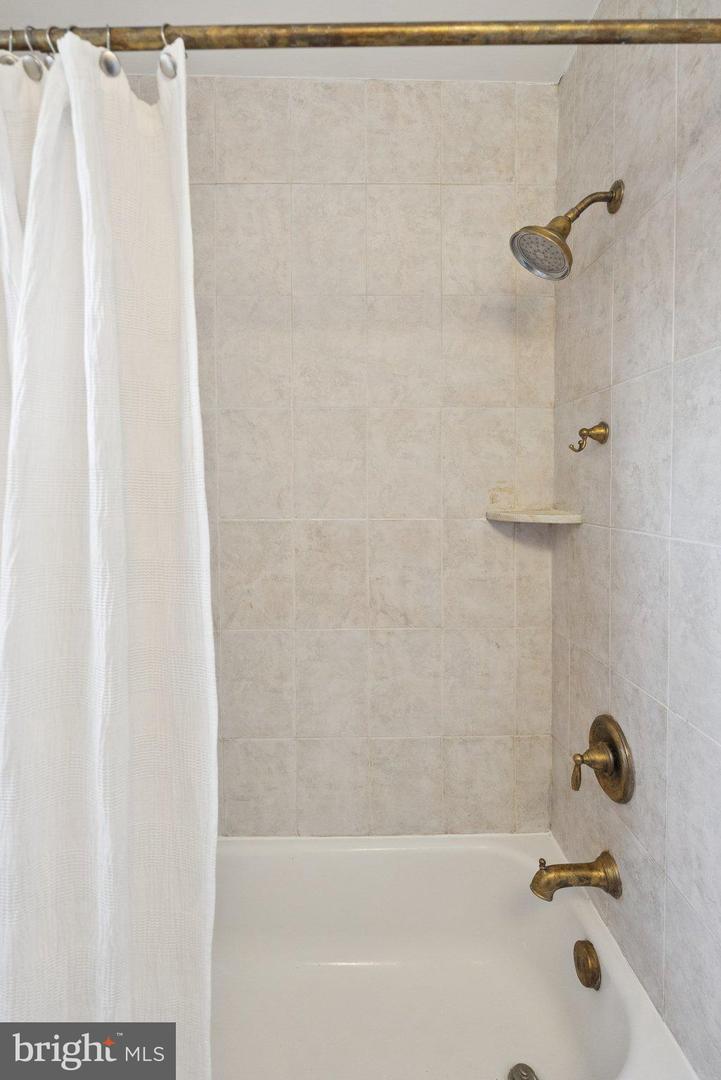 1415 S BARTON ST #252, ARLINGTON, Virginia 22204, 1 Bedroom Bedrooms, ,1 BathroomBathrooms,Residential,For sale,1415 S BARTON ST #252,VAAR2065034 MLS # VAAR2065034