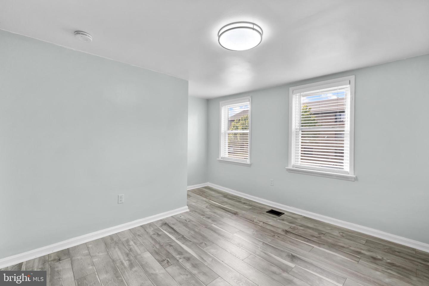 1333 6TH ST NW, WASHINGTON, District Of Columbia 20001, 2 Bedrooms Bedrooms, ,1 BathroomBathrooms,Residential,For sale,1333 6TH ST NW,DCDC2227522 MLS # DCDC2227522