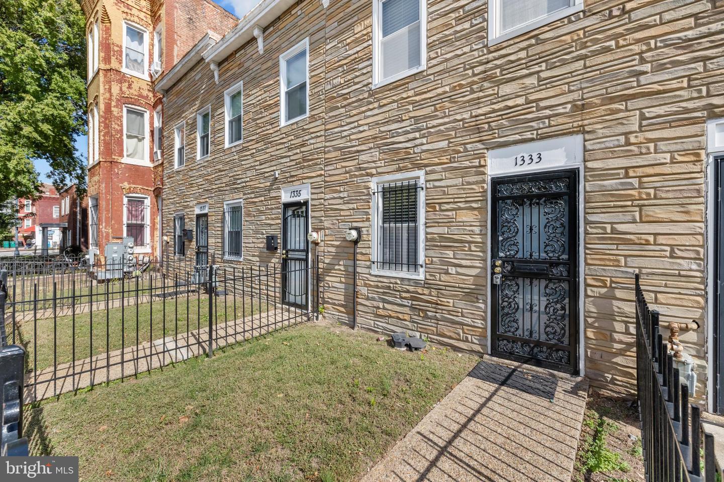 1333 6TH ST NW, WASHINGTON, District Of Columbia 20001, 2 Bedrooms Bedrooms, ,1 BathroomBathrooms,Residential,For sale,1333 6TH ST NW,DCDC2227522 MLS # DCDC2227522