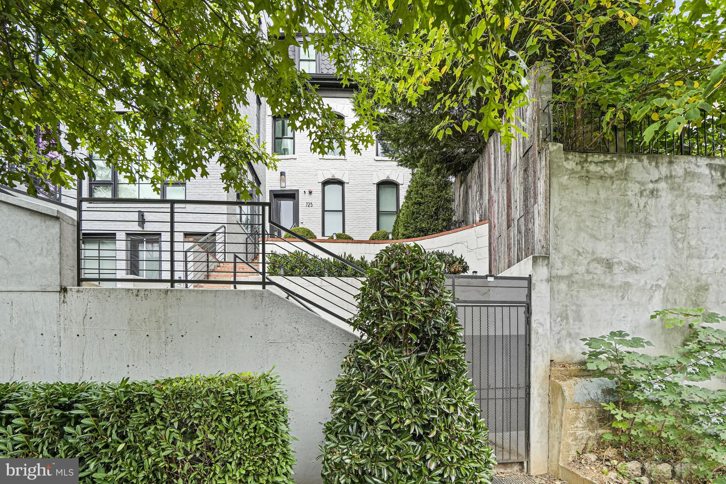 725 EUCLID ST NW #1, WASHINGTON, District Of Columbia 20001, 2 Bedrooms Bedrooms, ,2 BathroomsBathrooms,Residential,For sale,725 EUCLID ST NW #1,DCDC2227342 MLS # DCDC2227342