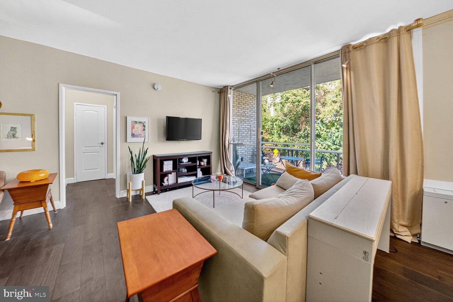 2755 ORDWAY ST NW #106, WASHINGTON, District Of Columbia 20008, 1 Bedroom Bedrooms, ,1 BathroomBathrooms,Residential,For sale,2755 ORDWAY ST NW #106,DCDC2227360 MLS # DCDC2227360