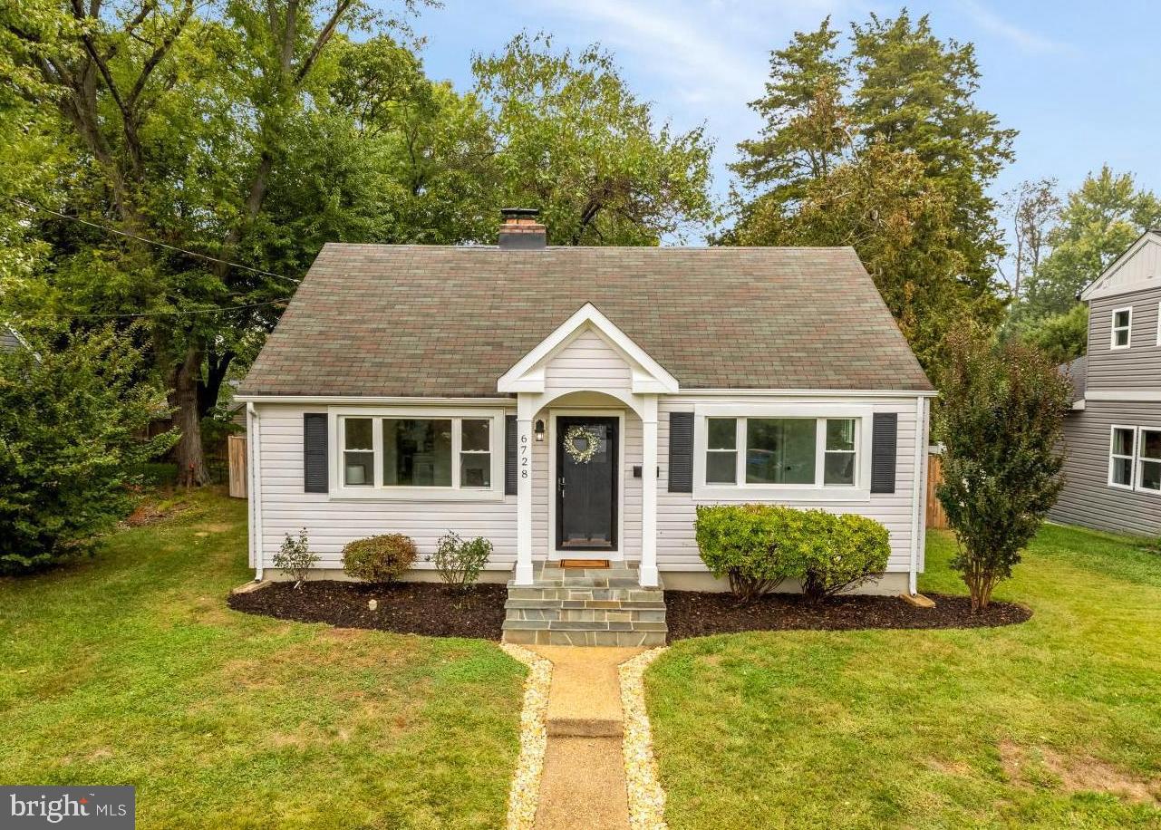 6728 BARRETT RD, FALLS CHURCH, Virginia 22042, 3 Bedrooms Bedrooms, 9 Rooms Rooms,2 BathroomsBathrooms,Residential,For sale,6728 BARRETT RD,VAFX2274740 MLS # VAFX2274740