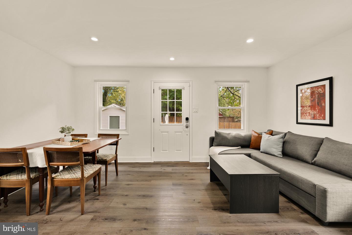 6728 BARRETT RD, FALLS CHURCH, Virginia 22042, 3 Bedrooms Bedrooms, 9 Rooms Rooms,2 BathroomsBathrooms,Residential,For sale,6728 BARRETT RD,VAFX2274740 MLS # VAFX2274740