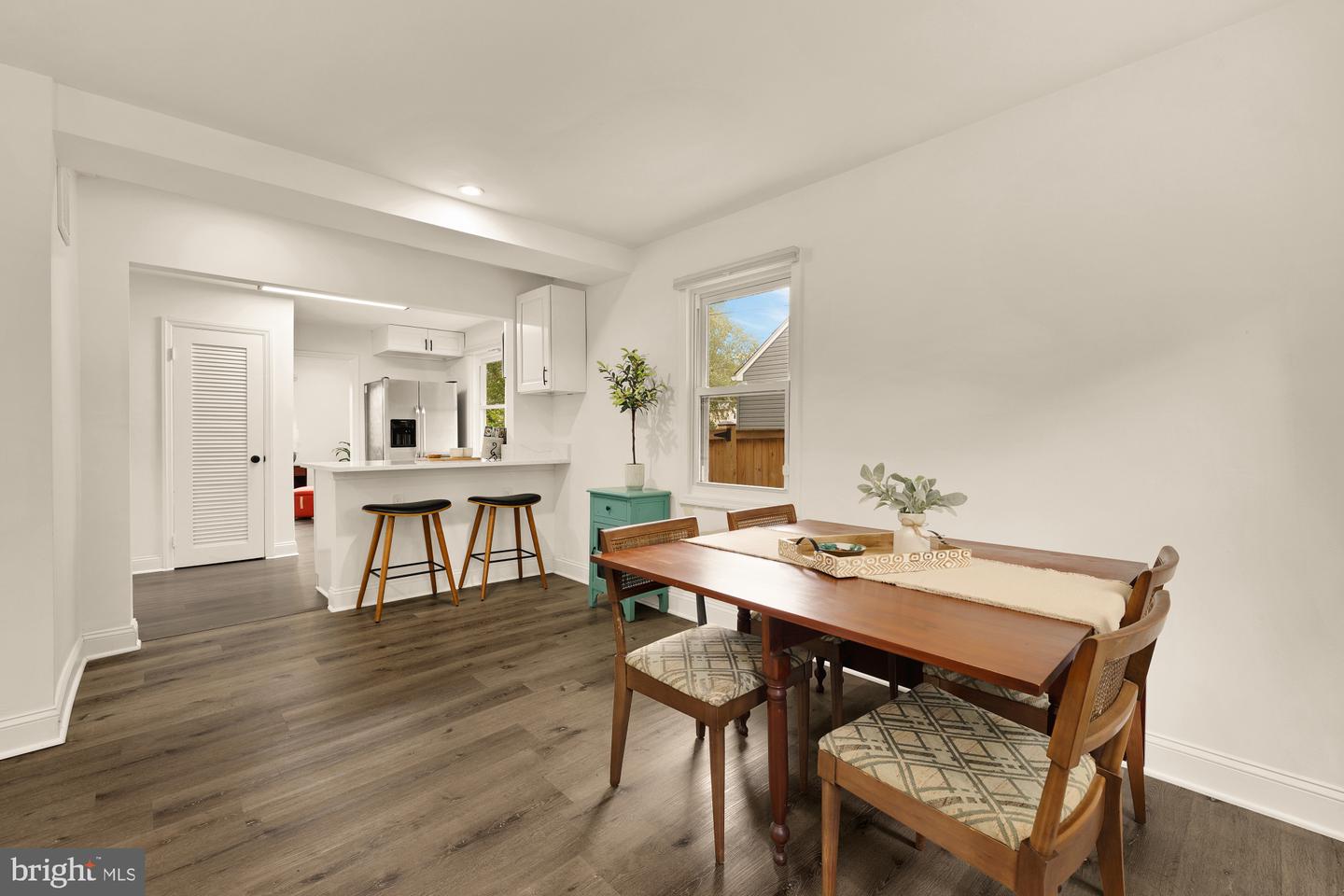 6728 BARRETT RD, FALLS CHURCH, Virginia 22042, 3 Bedrooms Bedrooms, 9 Rooms Rooms,2 BathroomsBathrooms,Residential,For sale,6728 BARRETT RD,VAFX2274740 MLS # VAFX2274740