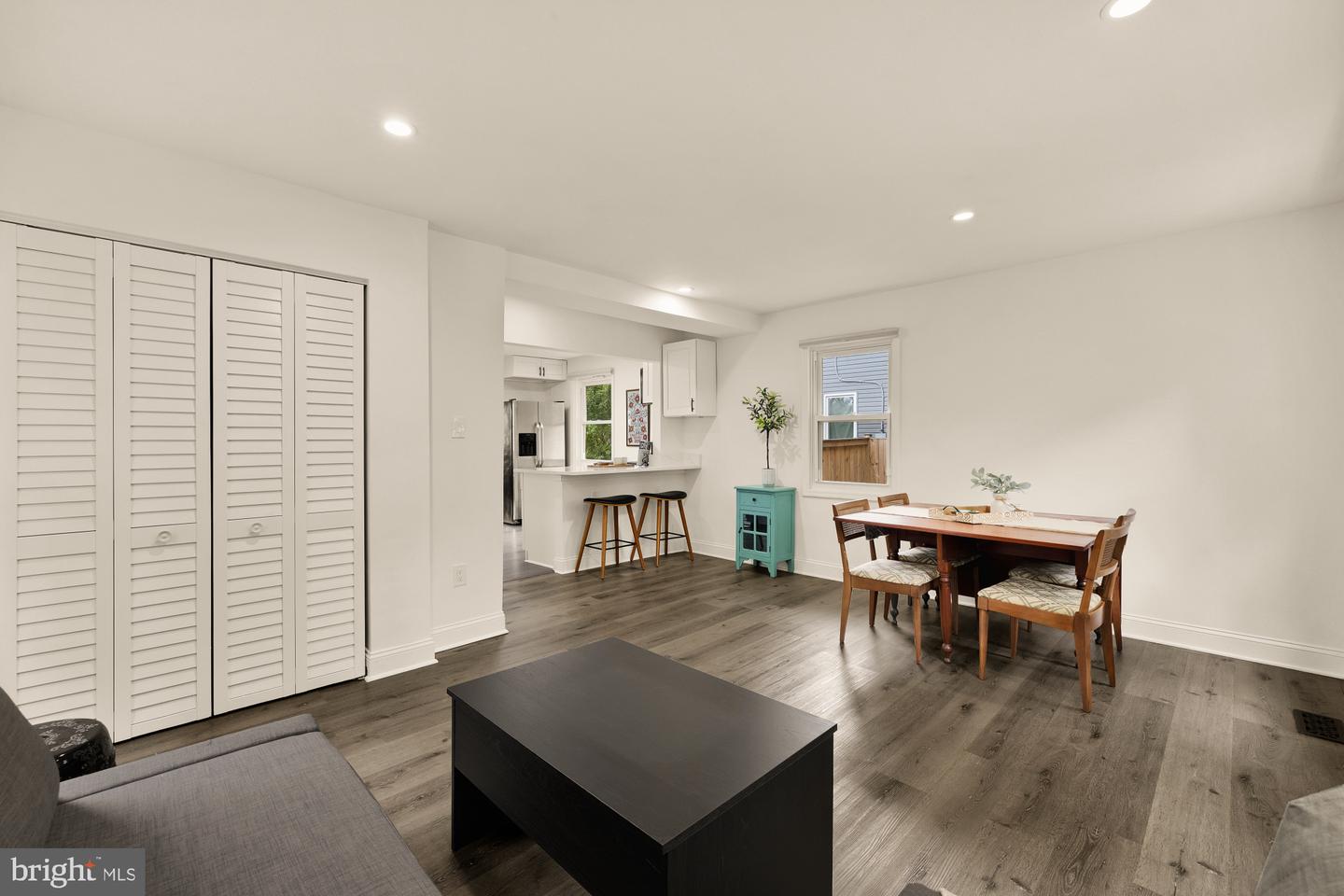 6728 BARRETT RD, FALLS CHURCH, Virginia 22042, 3 Bedrooms Bedrooms, 9 Rooms Rooms,2 BathroomsBathrooms,Residential,For sale,6728 BARRETT RD,VAFX2274740 MLS # VAFX2274740
