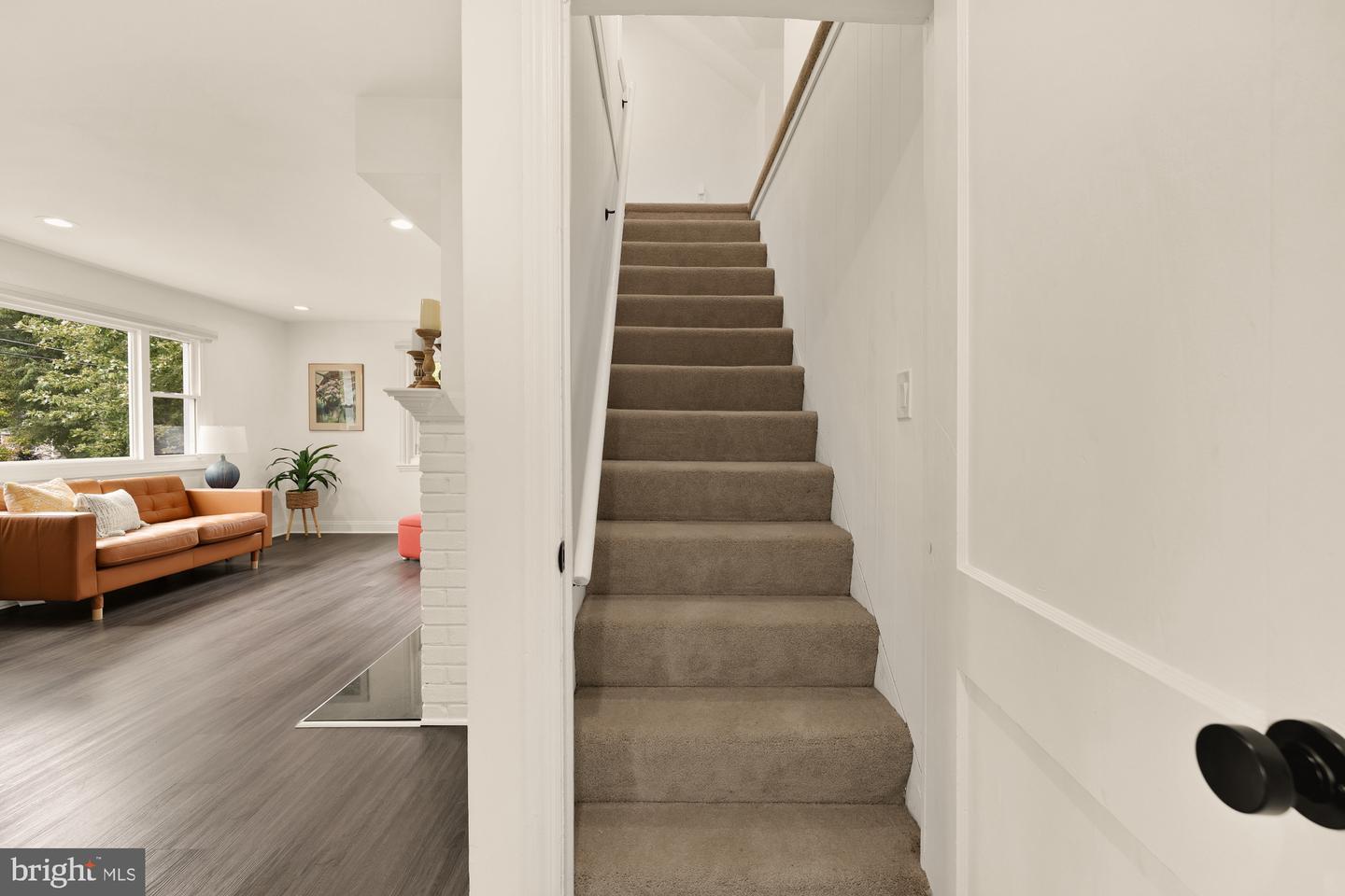 6728 BARRETT RD, FALLS CHURCH, Virginia 22042, 3 Bedrooms Bedrooms, 9 Rooms Rooms,2 BathroomsBathrooms,Residential,For sale,6728 BARRETT RD,VAFX2274740 MLS # VAFX2274740