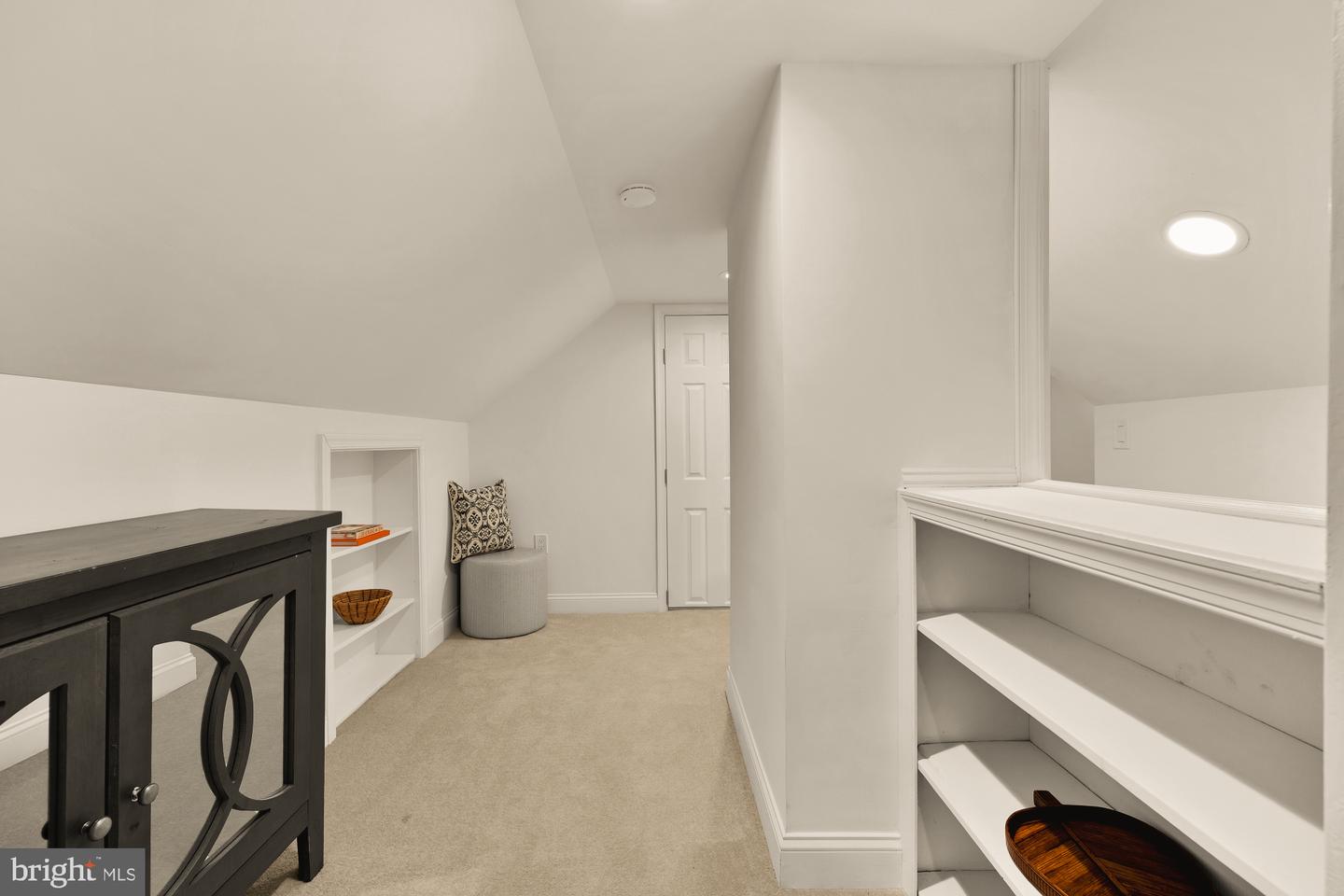 6728 BARRETT RD, FALLS CHURCH, Virginia 22042, 3 Bedrooms Bedrooms, 9 Rooms Rooms,2 BathroomsBathrooms,Residential,For sale,6728 BARRETT RD,VAFX2274740 MLS # VAFX2274740