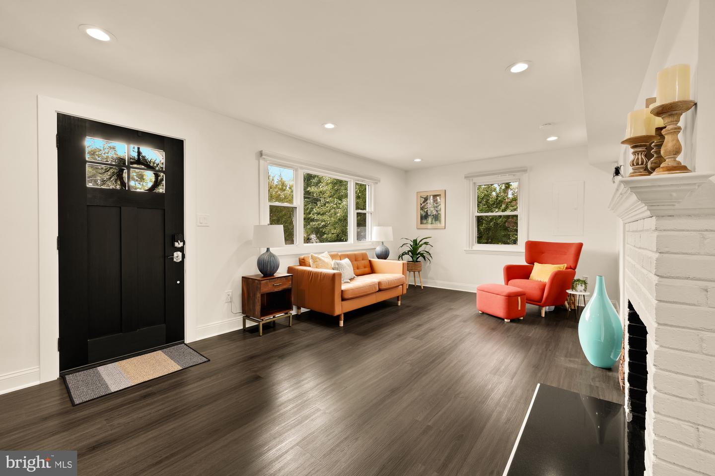6728 BARRETT RD, FALLS CHURCH, Virginia 22042, 3 Bedrooms Bedrooms, 9 Rooms Rooms,2 BathroomsBathrooms,Residential,For sale,6728 BARRETT RD,VAFX2274740 MLS # VAFX2274740