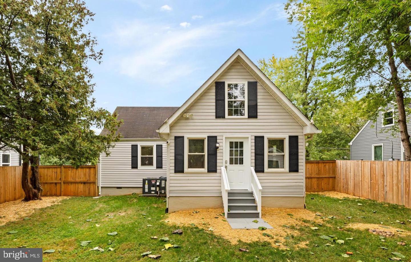 6728 BARRETT RD, FALLS CHURCH, Virginia 22042, 3 Bedrooms Bedrooms, 9 Rooms Rooms,2 BathroomsBathrooms,Residential,For sale,6728 BARRETT RD,VAFX2274740 MLS # VAFX2274740
