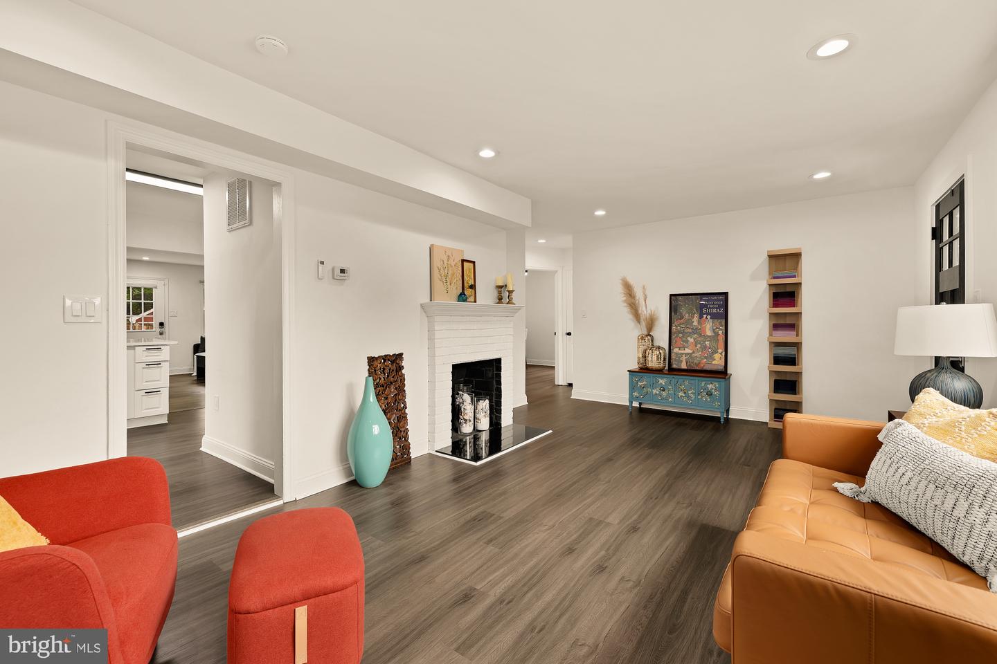 6728 BARRETT RD, FALLS CHURCH, Virginia 22042, 3 Bedrooms Bedrooms, 9 Rooms Rooms,2 BathroomsBathrooms,Residential,For sale,6728 BARRETT RD,VAFX2274740 MLS # VAFX2274740