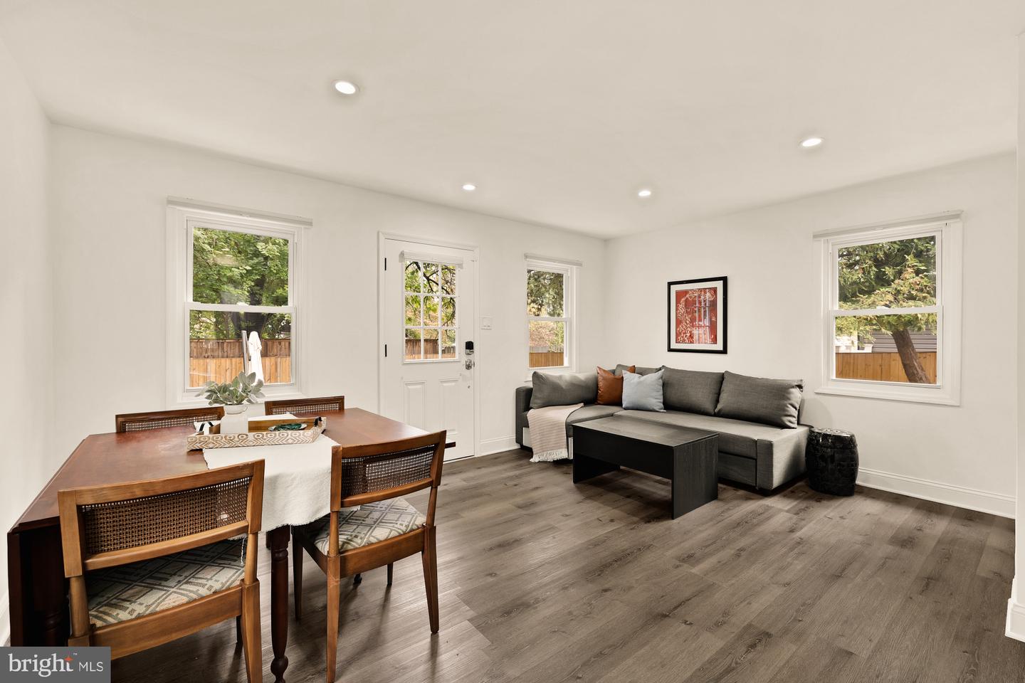 6728 BARRETT RD, FALLS CHURCH, Virginia 22042, 3 Bedrooms Bedrooms, 9 Rooms Rooms,2 BathroomsBathrooms,Residential,For sale,6728 BARRETT RD,VAFX2274740 MLS # VAFX2274740