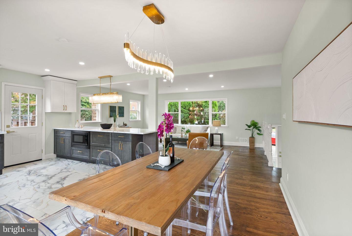 306 N MADISON ST, ARLINGTON, Virginia 22203, 5 Bedrooms Bedrooms, 13 Rooms Rooms,3 BathroomsBathrooms,Residential,For sale,306 N MADISON ST,VAAR2065000 MLS # VAAR2065000