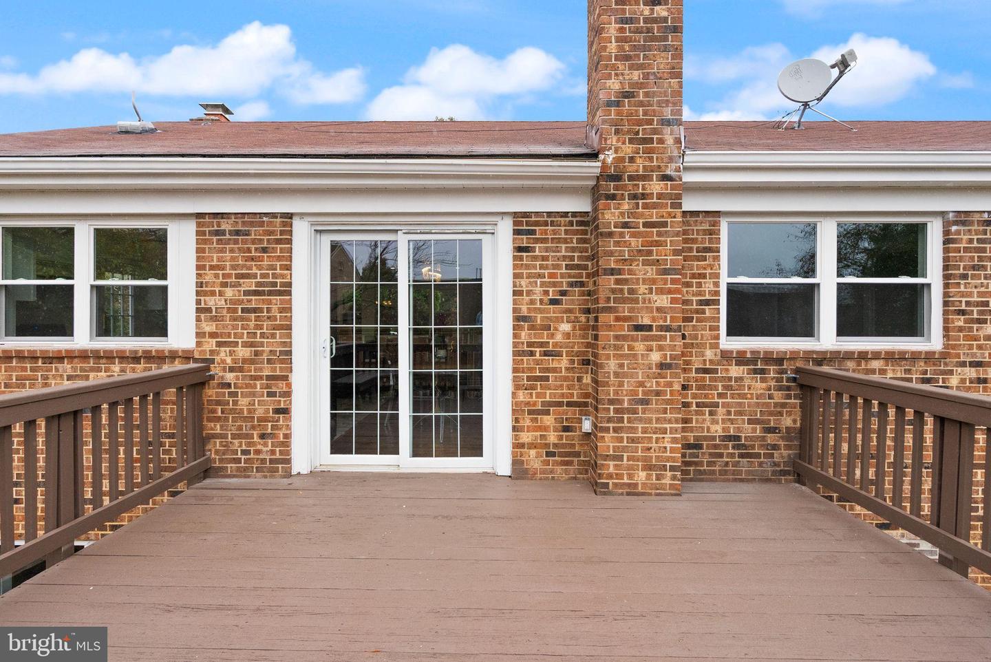306 N MADISON ST, ARLINGTON, Virginia 22203, 5 Bedrooms Bedrooms, 13 Rooms Rooms,3 BathroomsBathrooms,Residential,For sale,306 N MADISON ST,VAAR2065000 MLS # VAAR2065000