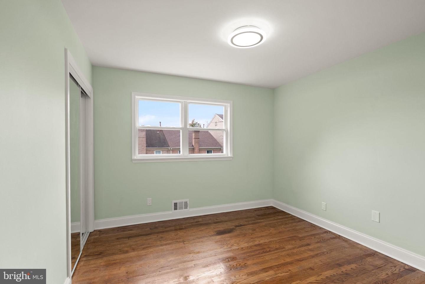 306 N MADISON ST, ARLINGTON, Virginia 22203, 5 Bedrooms Bedrooms, 13 Rooms Rooms,3 BathroomsBathrooms,Residential,For sale,306 N MADISON ST,VAAR2065000 MLS # VAAR2065000