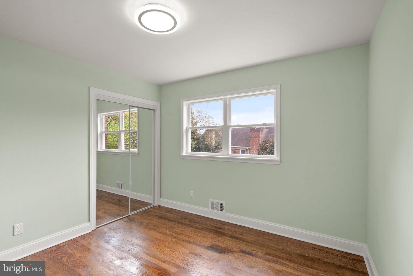 306 N MADISON ST, ARLINGTON, Virginia 22203, 5 Bedrooms Bedrooms, 13 Rooms Rooms,3 BathroomsBathrooms,Residential,For sale,306 N MADISON ST,VAAR2065000 MLS # VAAR2065000