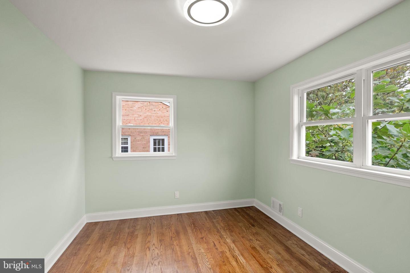 306 N MADISON ST, ARLINGTON, Virginia 22203, 5 Bedrooms Bedrooms, 13 Rooms Rooms,3 BathroomsBathrooms,Residential,For sale,306 N MADISON ST,VAAR2065000 MLS # VAAR2065000