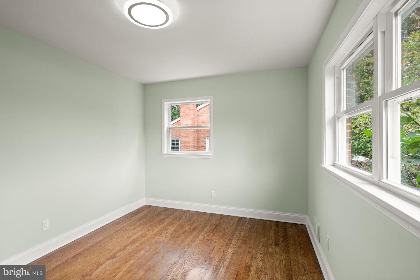 306 N MADISON ST, ARLINGTON, Virginia 22203, 5 Bedrooms Bedrooms, 13 Rooms Rooms,3 BathroomsBathrooms,Residential,For sale,306 N MADISON ST,VAAR2065000 MLS # VAAR2065000