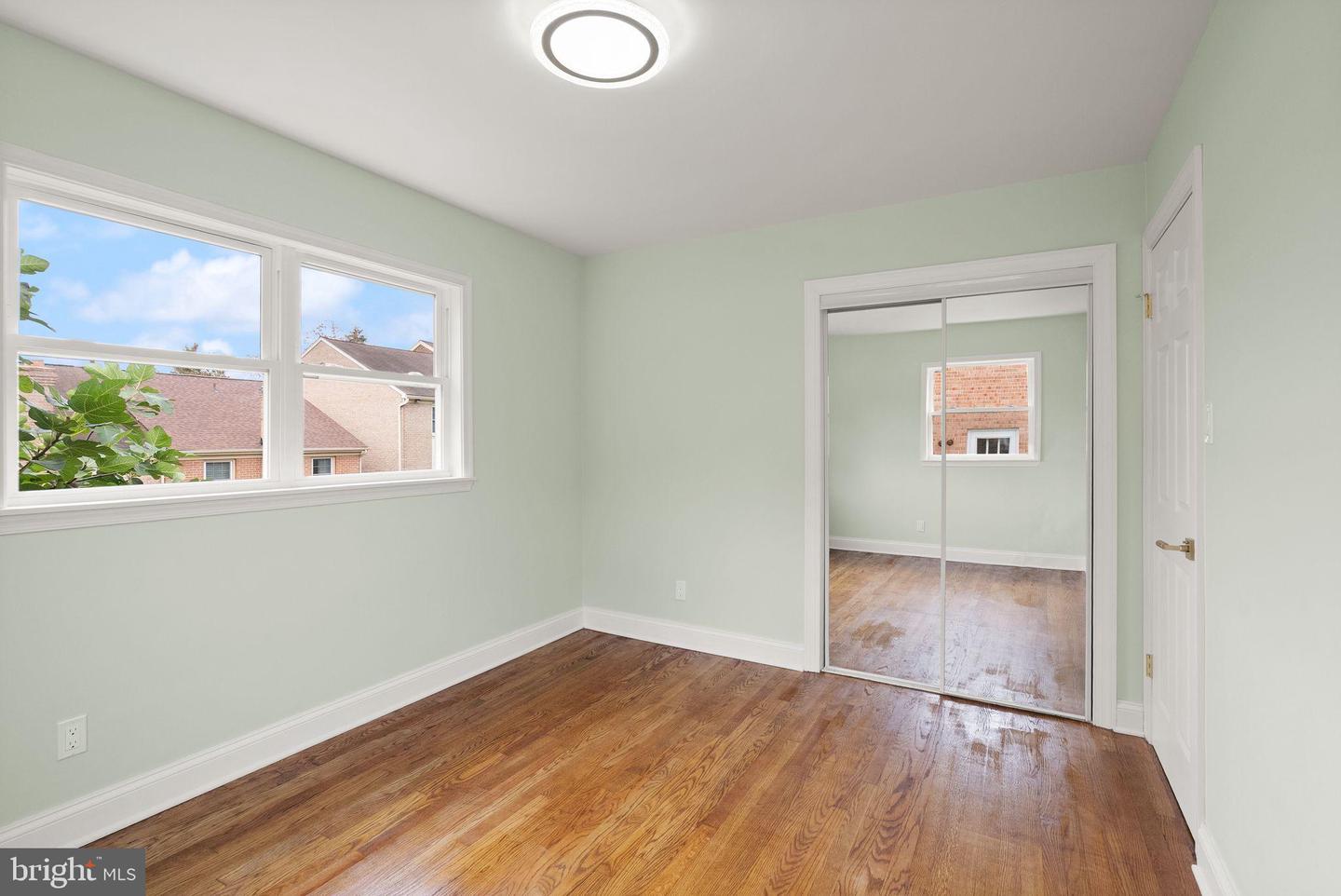 306 N MADISON ST, ARLINGTON, Virginia 22203, 5 Bedrooms Bedrooms, 13 Rooms Rooms,3 BathroomsBathrooms,Residential,For sale,306 N MADISON ST,VAAR2065000 MLS # VAAR2065000