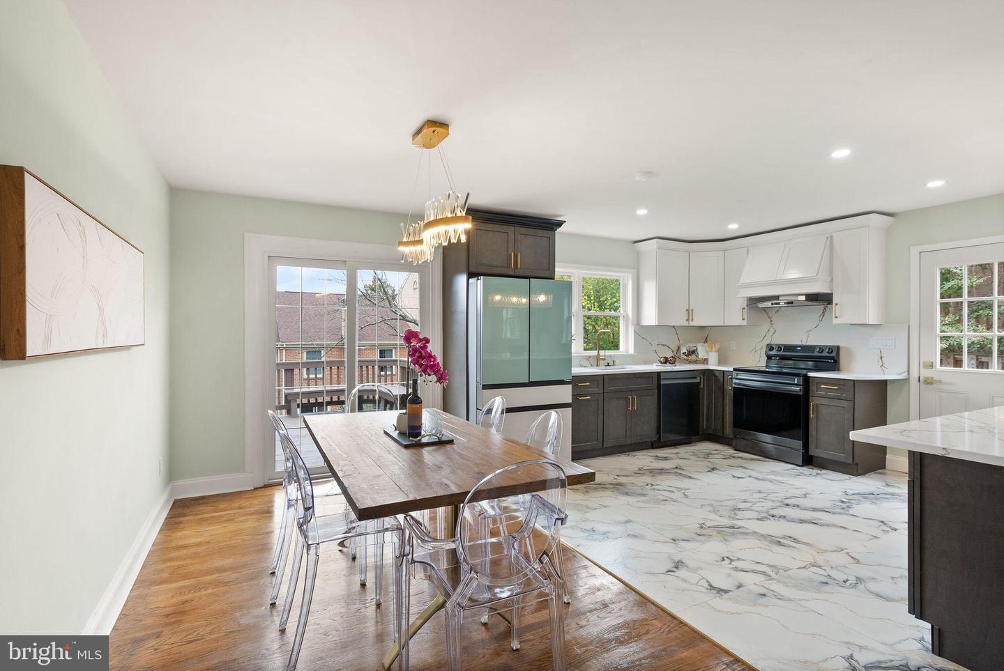306 N MADISON ST, ARLINGTON, Virginia 22203, 5 Bedrooms Bedrooms, 13 Rooms Rooms,3 BathroomsBathrooms,Residential,For sale,306 N MADISON ST,VAAR2065000 MLS # VAAR2065000