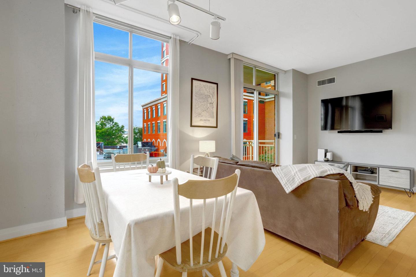 1205 N GARFIELD ST #308, ARLINGTON, Virginia 22201, 2 Bedrooms Bedrooms, ,2 BathroomsBathrooms,Residential,For sale,1205 N GARFIELD ST #308,VAAR2065012 MLS # VAAR2065012