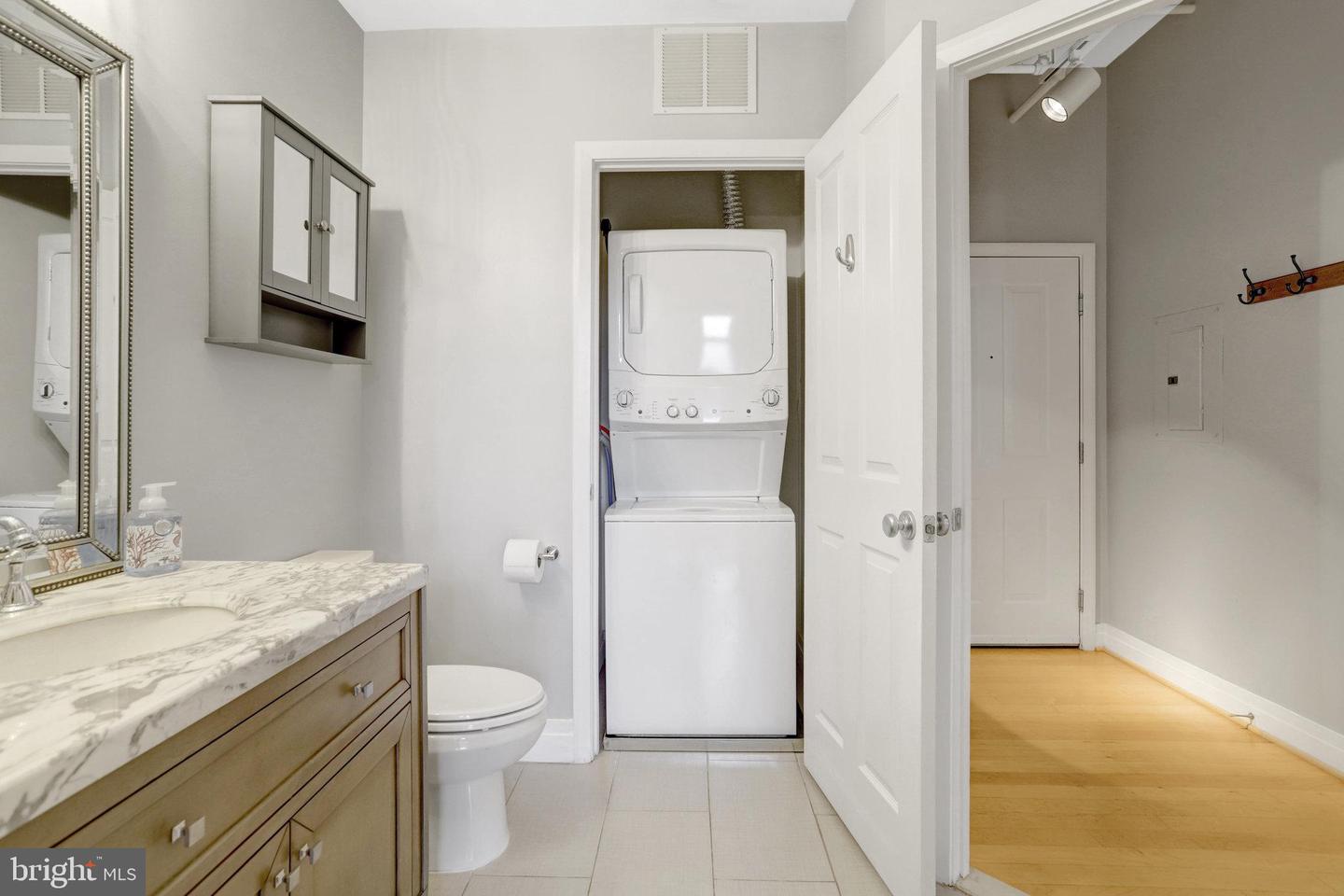 1205 N GARFIELD ST #308, ARLINGTON, Virginia 22201, 2 Bedrooms Bedrooms, ,2 BathroomsBathrooms,Residential,For sale,1205 N GARFIELD ST #308,VAAR2065012 MLS # VAAR2065012
