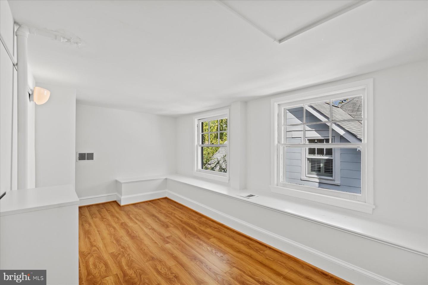 3939 LIVINGSTON ST NW, WASHINGTON, District Of Columbia 20015, 4 Bedrooms Bedrooms, ,3 BathroomsBathrooms,Residential,For sale,3939 LIVINGSTON ST NW,DCDC2227450 MLS # DCDC2227450