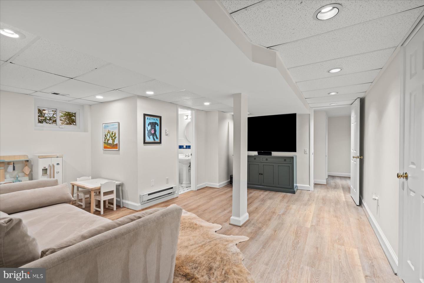 3939 LIVINGSTON ST NW, WASHINGTON, District Of Columbia 20015, 4 Bedrooms Bedrooms, ,3 BathroomsBathrooms,Residential,For sale,3939 LIVINGSTON ST NW,DCDC2227450 MLS # DCDC2227450