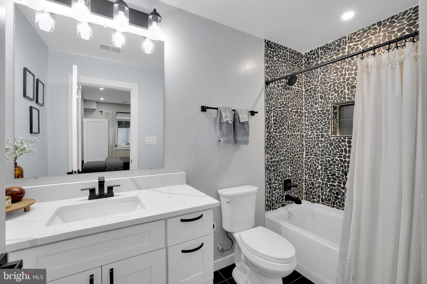 712 KEARNY ST NE #5, WASHINGTON, District Of Columbia 20017, 2 Bedrooms Bedrooms, ,2 BathroomsBathrooms,Residential,For sale,712 KEARNY ST NE #5,DCDC2227454 MLS # DCDC2227454