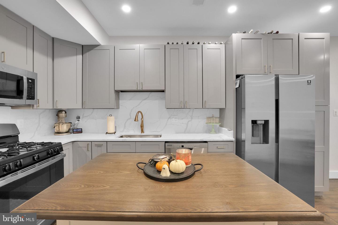 712 KEARNY ST NE #5, WASHINGTON, District Of Columbia 20017, 2 Bedrooms Bedrooms, ,2 BathroomsBathrooms,Residential,For sale,712 KEARNY ST NE #5,DCDC2227454 MLS # DCDC2227454