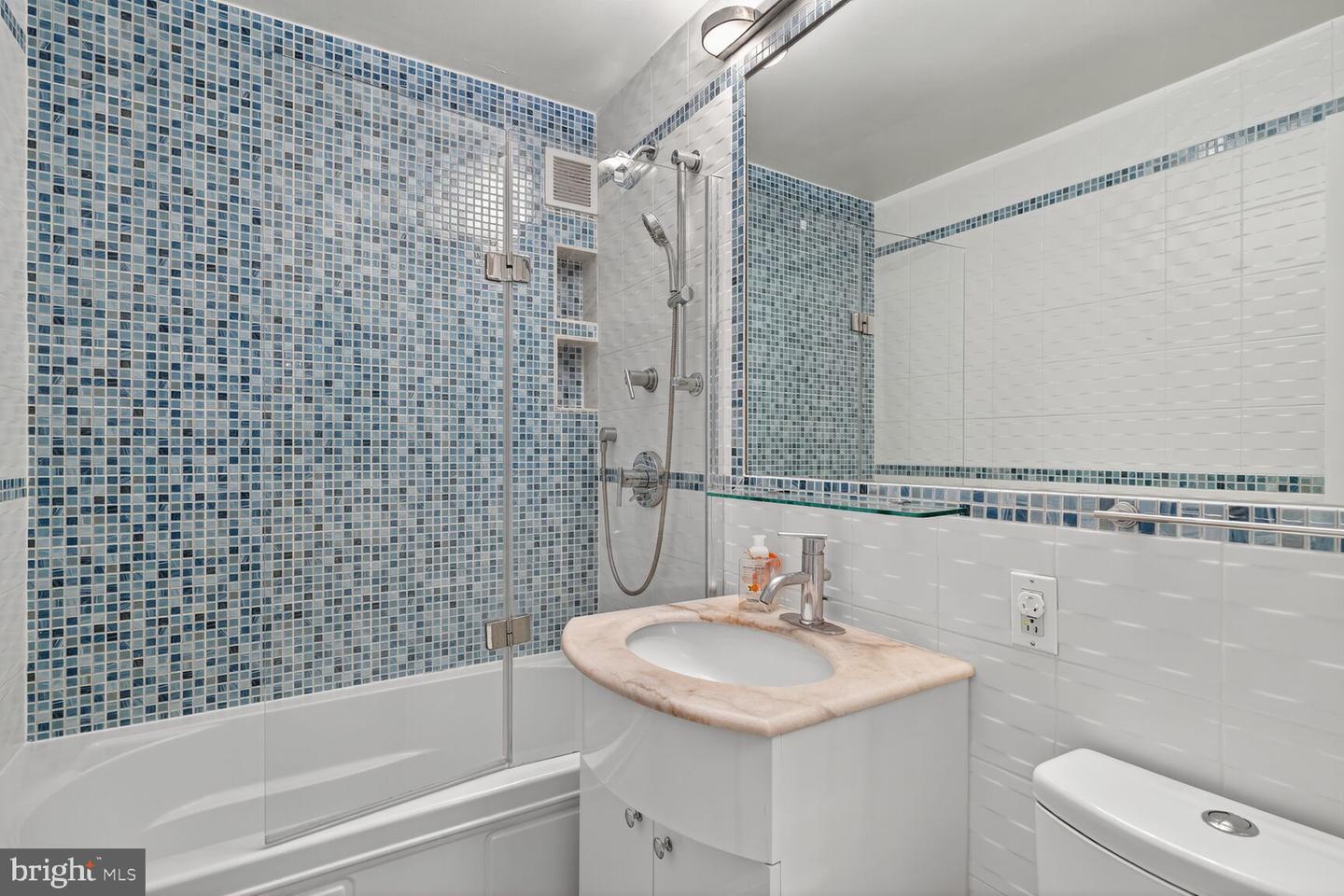 4000 TUNLAW RD NW #1026, WASHINGTON, District Of Columbia 20007, 2 Bedrooms Bedrooms, ,2 BathroomsBathrooms,Residential,For sale,4000 TUNLAW RD NW #1026,DCDC2227466 MLS # DCDC2227466