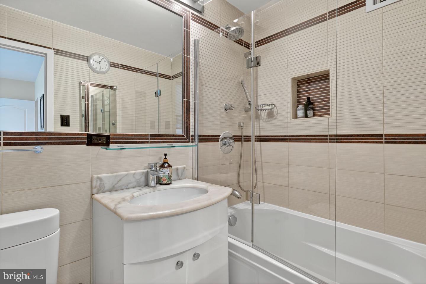 4000 TUNLAW RD NW #1026, WASHINGTON, District Of Columbia 20007, 2 Bedrooms Bedrooms, ,2 BathroomsBathrooms,Residential,For sale,4000 TUNLAW RD NW #1026,DCDC2227466 MLS # DCDC2227466