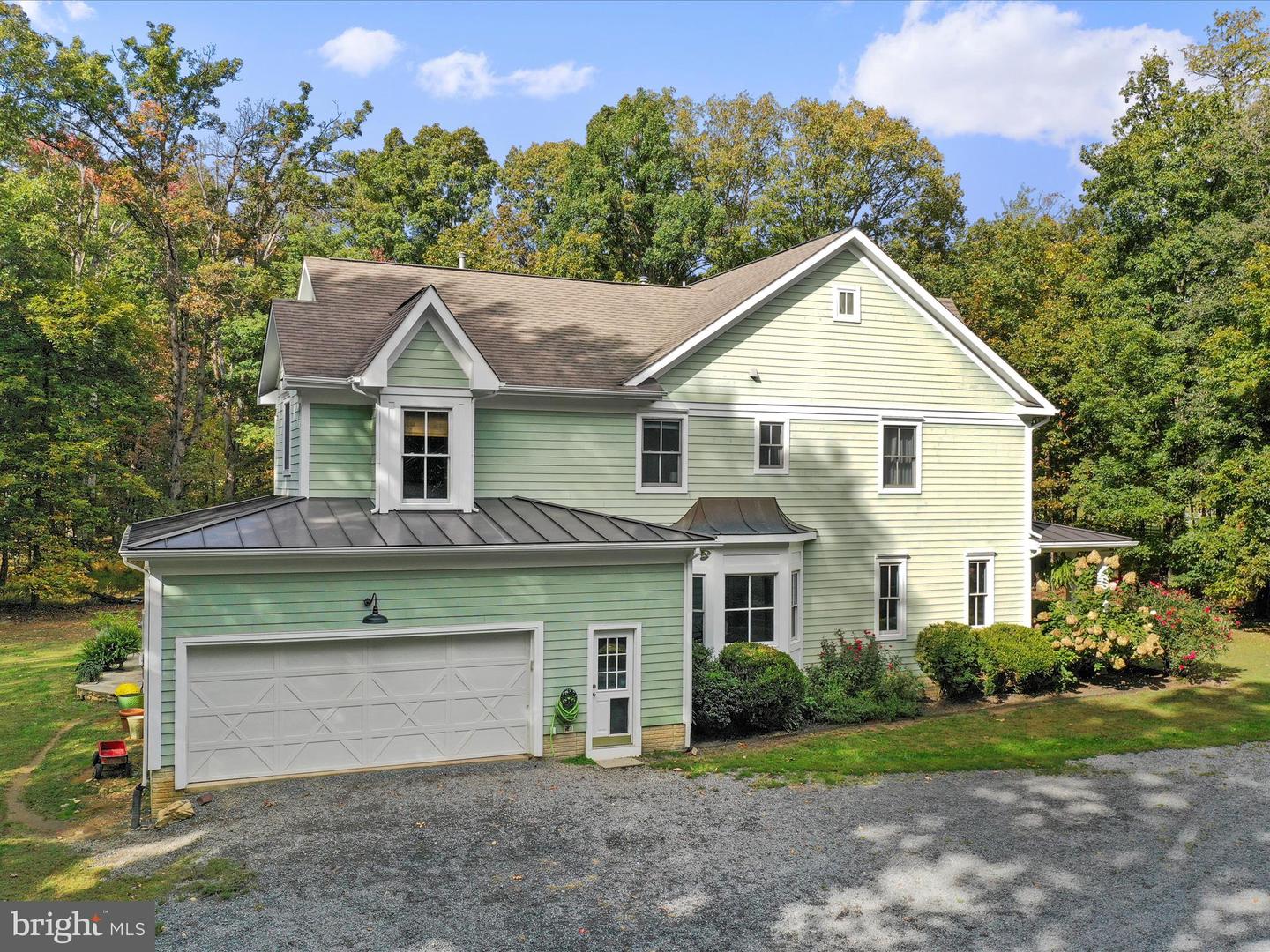 19935 FOGGY BOTTOM RD, BLUEMONT, Virginia 20135, 4 Bedrooms Bedrooms, ,3 BathroomsBathrooms,Residential,For sale,19935 FOGGY BOTTOM RD,VALO2109092 MLS # VALO2109092