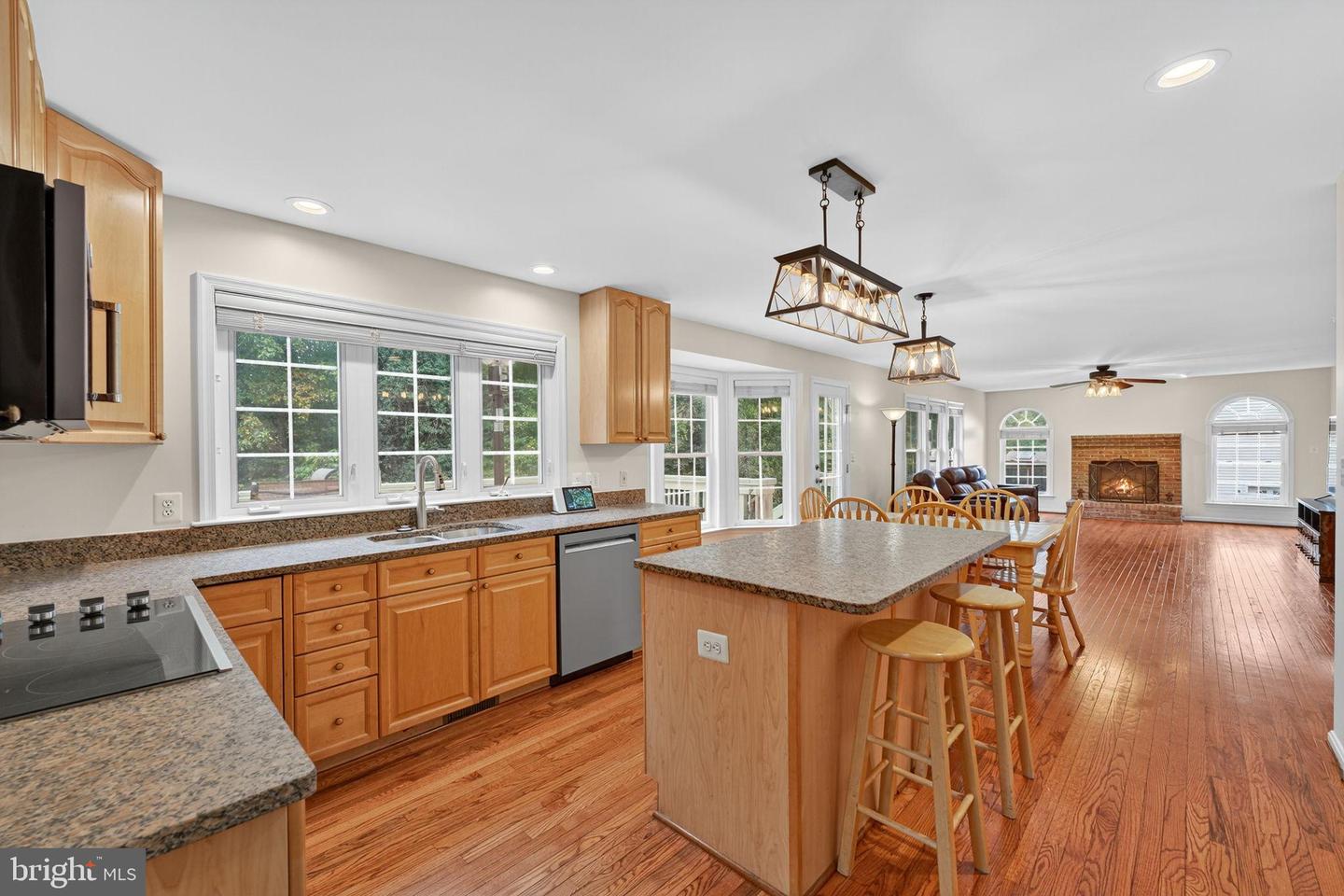 12841 DUSTY WILLOW RD, MANASSAS, Virginia 20112, 4 Bedrooms Bedrooms, 9 Rooms Rooms,4 BathroomsBathrooms,Residential,For sale,12841 DUSTY WILLOW RD,VAPW2106170 MLS # VAPW2106170