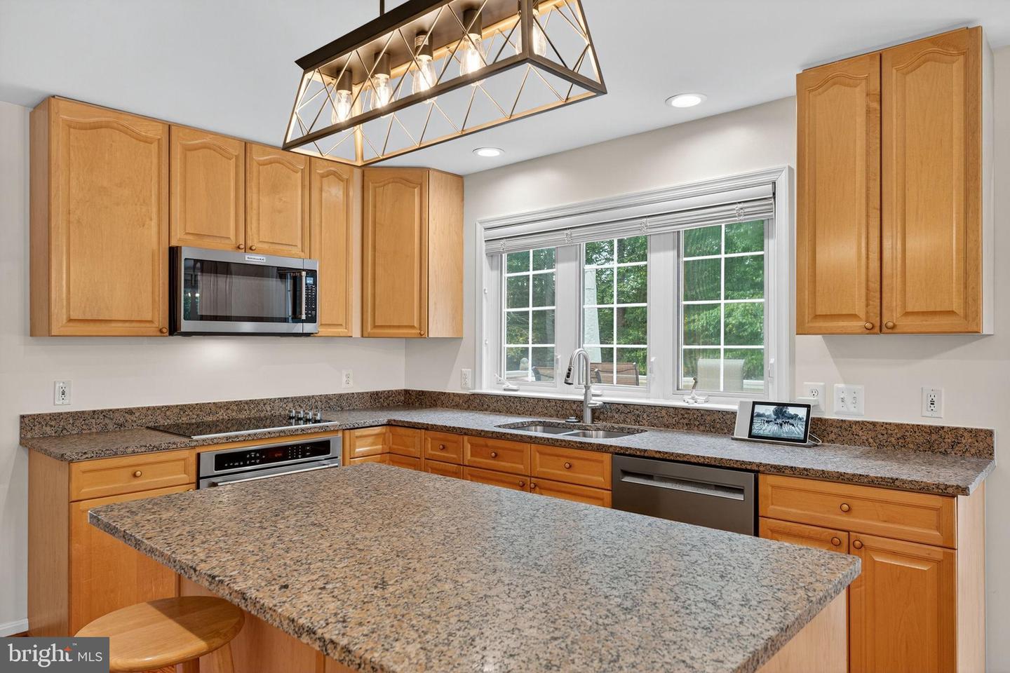 12841 DUSTY WILLOW RD, MANASSAS, Virginia 20112, 4 Bedrooms Bedrooms, 9 Rooms Rooms,4 BathroomsBathrooms,Residential,For sale,12841 DUSTY WILLOW RD,VAPW2106170 MLS # VAPW2106170