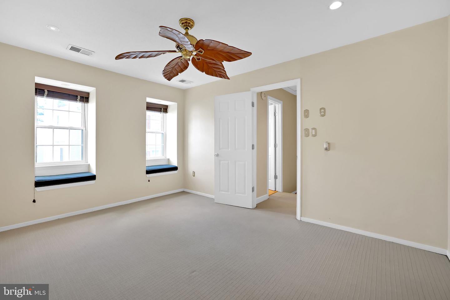2356 BRANLEIGH PARK CT, RESTON, Virginia 20191, 3 Bedrooms Bedrooms, ,2 BathroomsBathrooms,Residential,For sale,2356 BRANLEIGH PARK CT,VAFX2274932 MLS # VAFX2274932