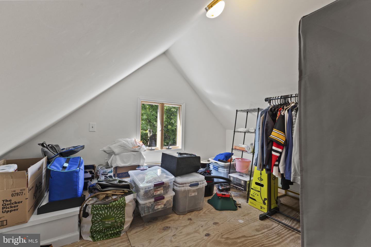 862 N ABINGDON ST, ARLINGTON, Virginia 22203, 3 Bedrooms Bedrooms, ,1 BathroomBathrooms,Residential,For sale,862 N ABINGDON ST,VAAR2065036 MLS # VAAR2065036