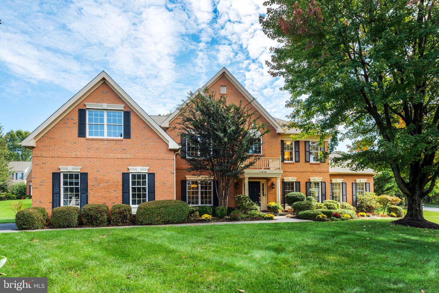 12704 AUTUMN CREST DR, HERNDON, Virginia 20171, 5 Bedrooms Bedrooms, ,4 BathroomsBathrooms,Residential,For sale,12704 AUTUMN CREST DR,VAFX2274968 MLS # VAFX2274968