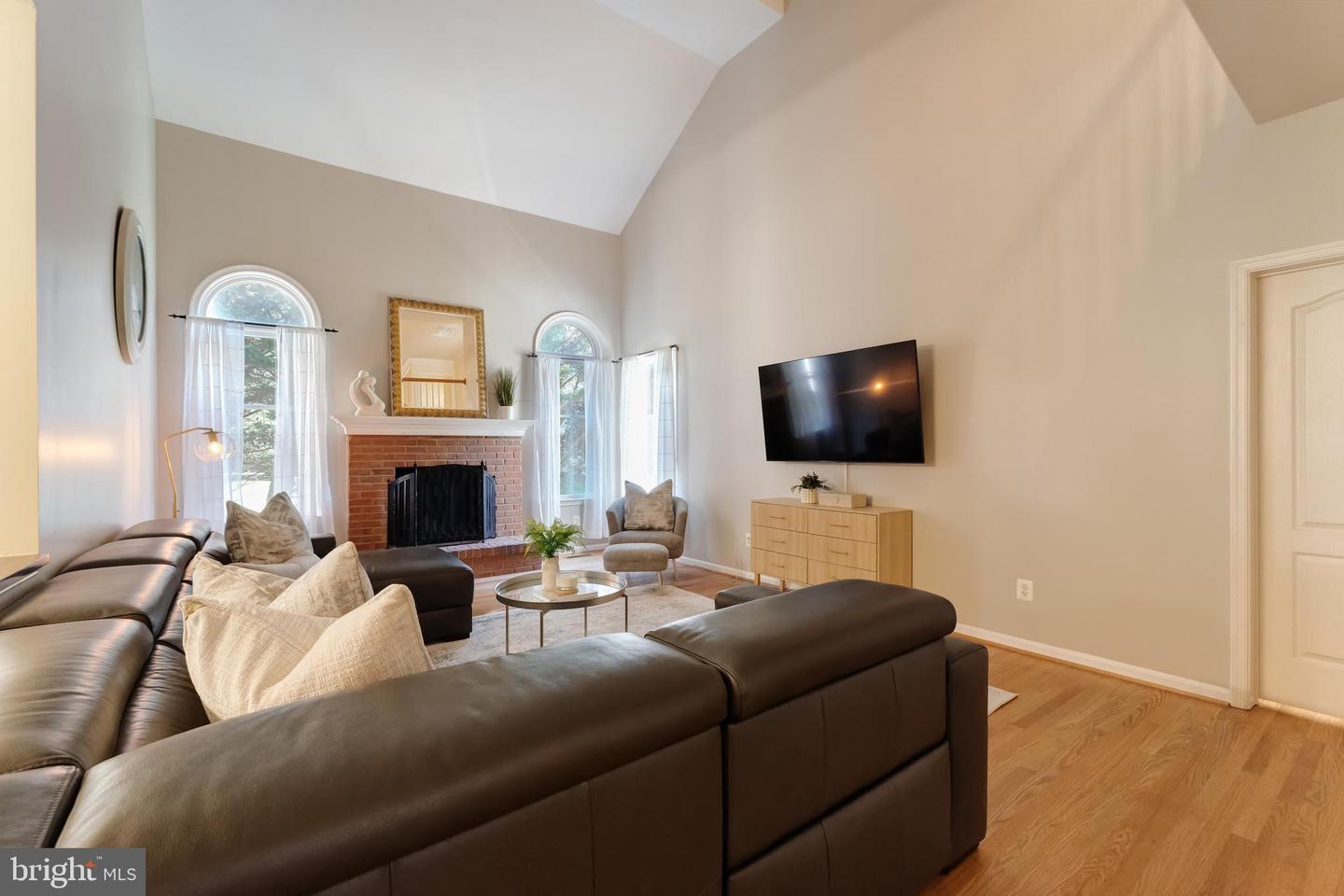 12704 AUTUMN CREST DR, HERNDON, Virginia 20171, 5 Bedrooms Bedrooms, ,4 BathroomsBathrooms,Residential,For sale,12704 AUTUMN CREST DR,VAFX2274968 MLS # VAFX2274968