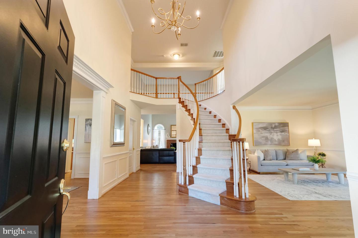 12704 AUTUMN CREST DR, HERNDON, Virginia 20171, 5 Bedrooms Bedrooms, ,4 BathroomsBathrooms,Residential,For sale,12704 AUTUMN CREST DR,VAFX2274968 MLS # VAFX2274968