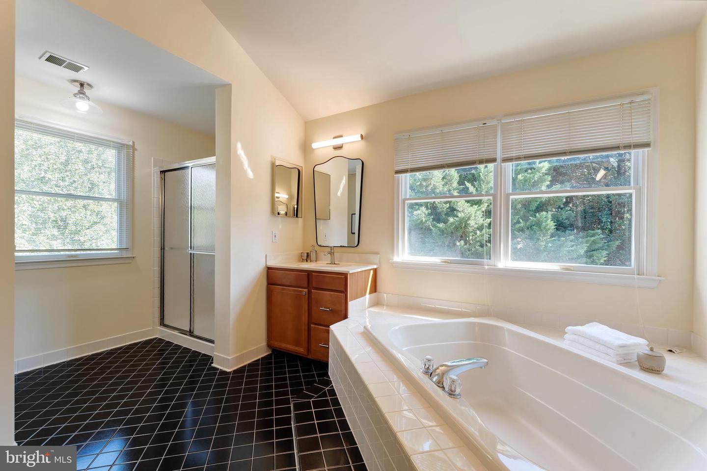 12704 AUTUMN CREST DR, HERNDON, Virginia 20171, 5 Bedrooms Bedrooms, ,4 BathroomsBathrooms,Residential,For sale,12704 AUTUMN CREST DR,VAFX2274968 MLS # VAFX2274968
