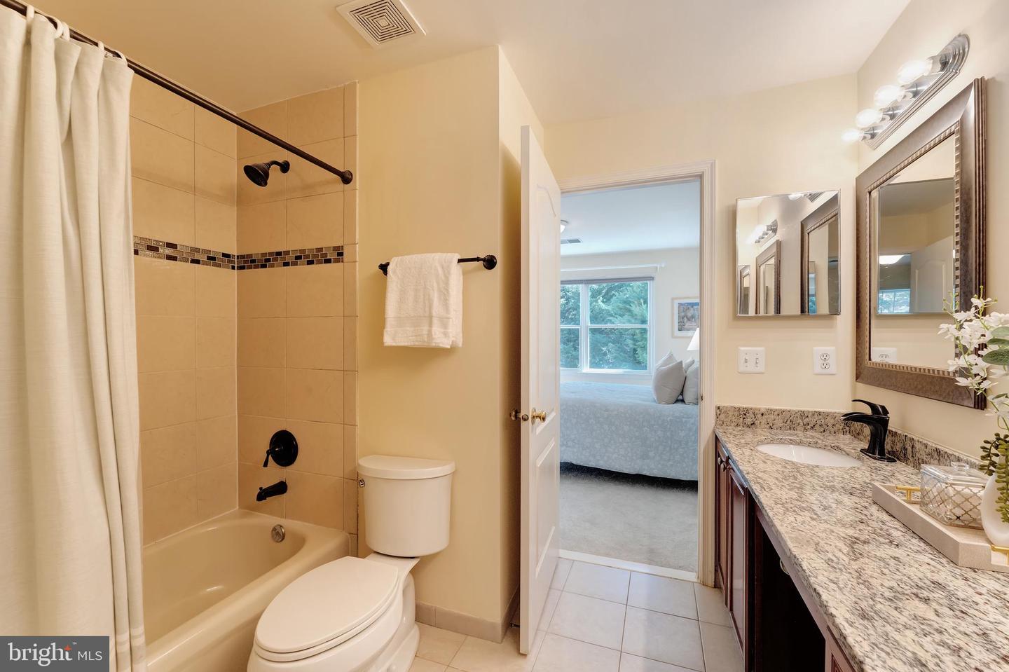 12704 AUTUMN CREST DR, HERNDON, Virginia 20171, 5 Bedrooms Bedrooms, ,4 BathroomsBathrooms,Residential,For sale,12704 AUTUMN CREST DR,VAFX2274968 MLS # VAFX2274968