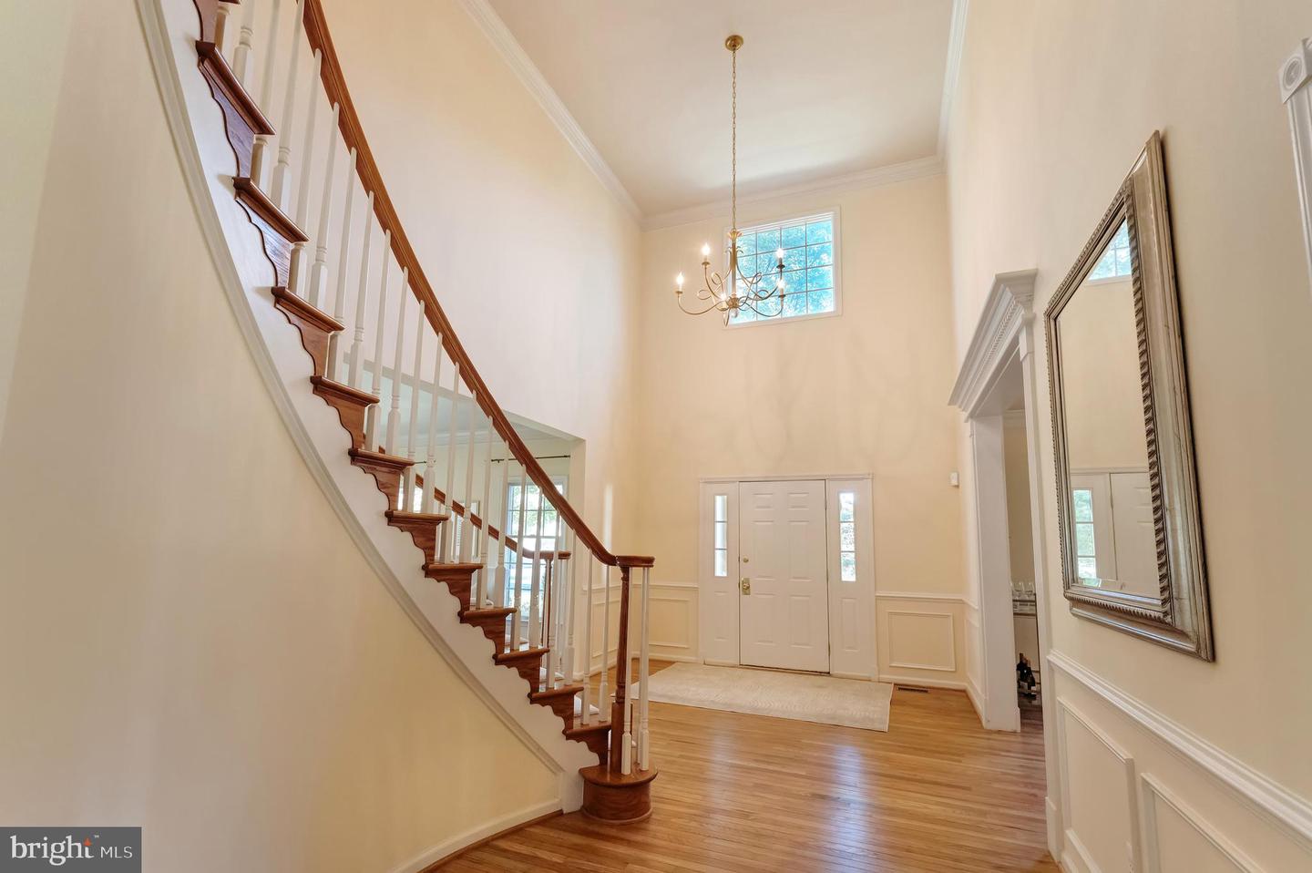 12704 AUTUMN CREST DR, HERNDON, Virginia 20171, 5 Bedrooms Bedrooms, ,4 BathroomsBathrooms,Residential,For sale,12704 AUTUMN CREST DR,VAFX2274968 MLS # VAFX2274968