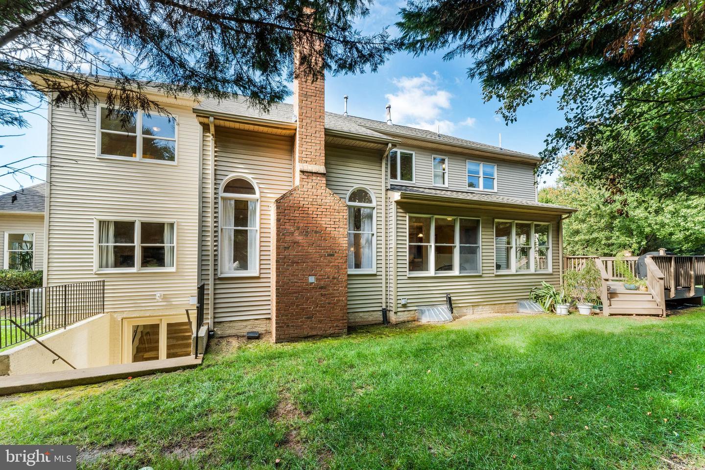 12704 AUTUMN CREST DR, HERNDON, Virginia 20171, 5 Bedrooms Bedrooms, ,4 BathroomsBathrooms,Residential,For sale,12704 AUTUMN CREST DR,VAFX2274968 MLS # VAFX2274968