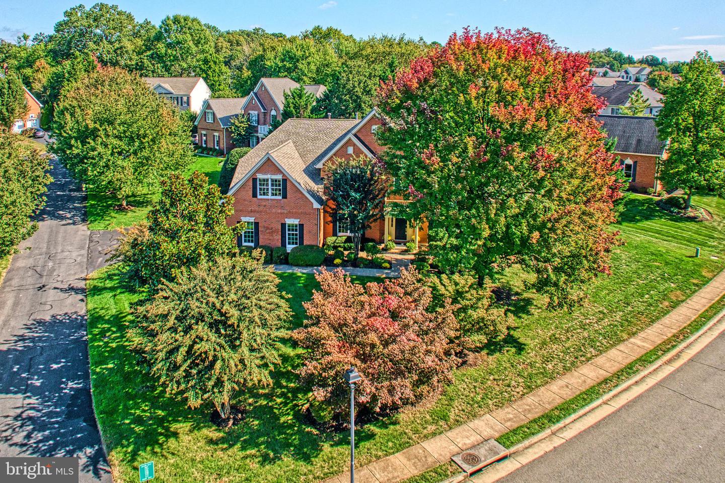 12704 AUTUMN CREST DR, HERNDON, Virginia 20171, 5 Bedrooms Bedrooms, ,4 BathroomsBathrooms,Residential,For sale,12704 AUTUMN CREST DR,VAFX2274968 MLS # VAFX2274968