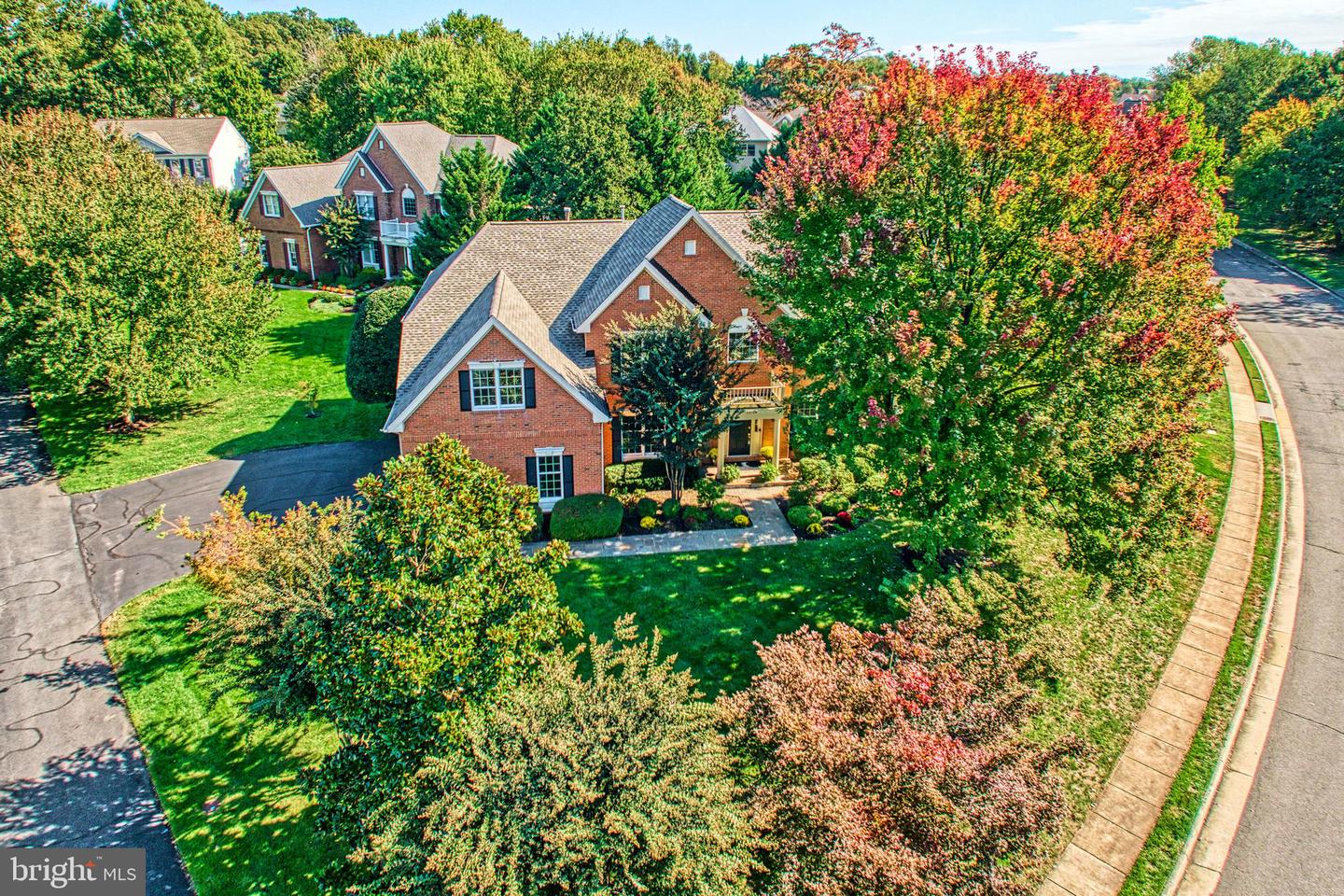 12704 AUTUMN CREST DR, HERNDON, Virginia 20171, 5 Bedrooms Bedrooms, ,4 BathroomsBathrooms,Residential,For sale,12704 AUTUMN CREST DR,VAFX2274968 MLS # VAFX2274968
