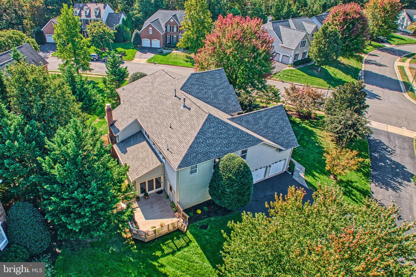 12704 AUTUMN CREST DR, HERNDON, Virginia 20171, 5 Bedrooms Bedrooms, ,4 BathroomsBathrooms,Residential,For sale,12704 AUTUMN CREST DR,VAFX2274968 MLS # VAFX2274968
