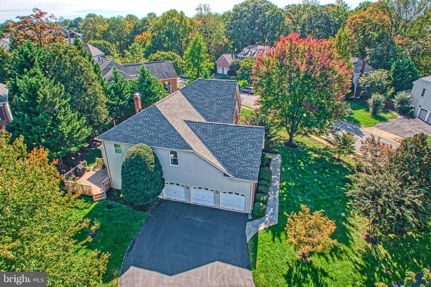 12704 AUTUMN CREST DR, HERNDON, Virginia 20171, 5 Bedrooms Bedrooms, ,4 BathroomsBathrooms,Residential,For sale,12704 AUTUMN CREST DR,VAFX2274968 MLS # VAFX2274968
