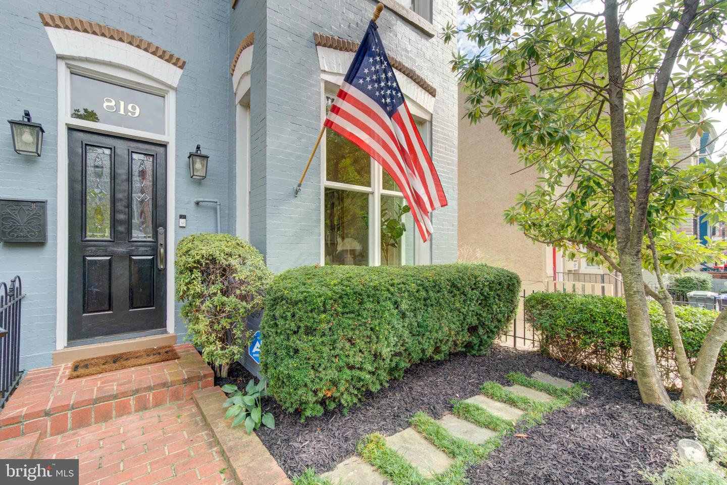 819 11TH ST NE, WASHINGTON, District Of Columbia 20002, 3 Bedrooms Bedrooms, ,2 BathroomsBathrooms,Residential,For sale,819 11TH ST NE,DCDC2227562 MLS # DCDC2227562